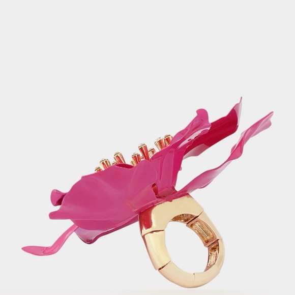 BETSEY JOHNSON GOLD PLATED ORCHID STRETCH COCKTAIL RING - NWT - Picture 3 of 8